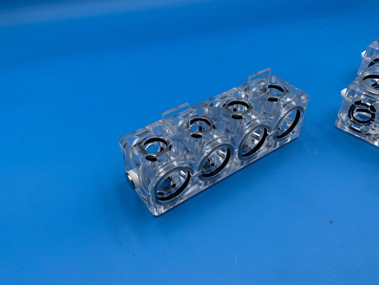 Tube holder for MACSmix rotator rotating mixer