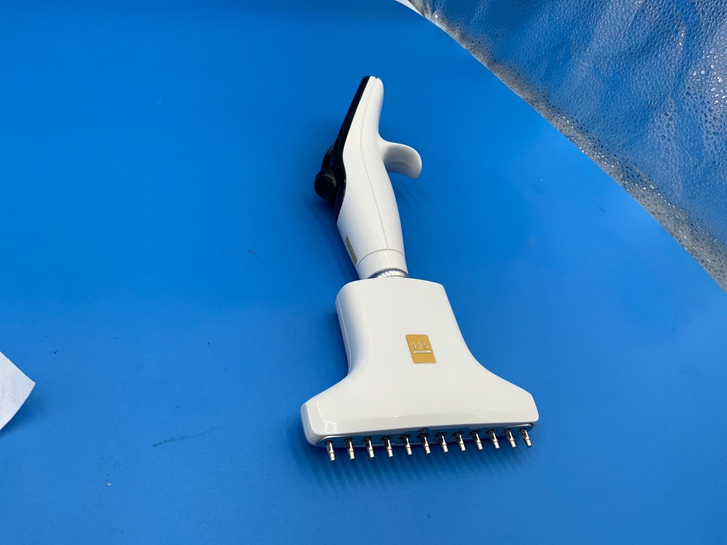 Integra electronic pipette adjustable spacing single multi channel