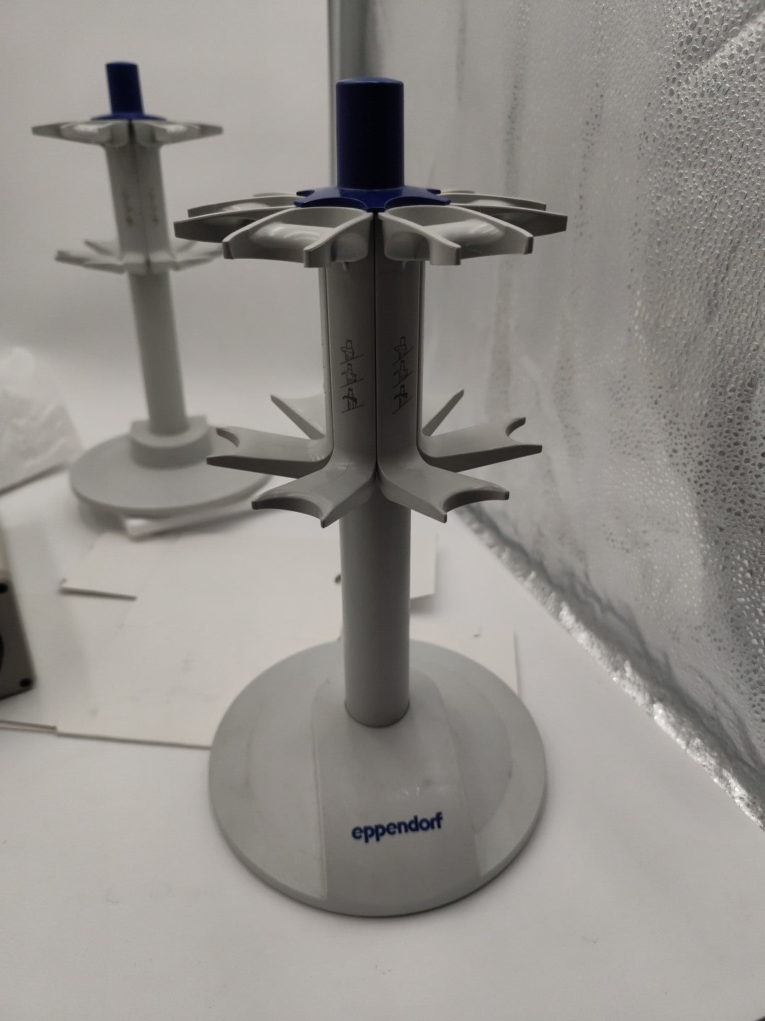 eppendorf research plus pipette stand