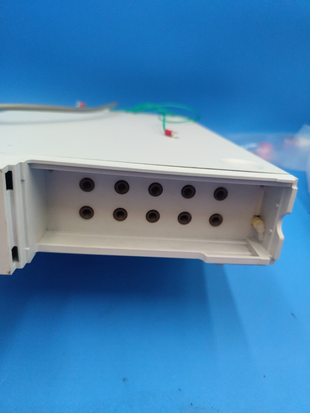 Shimadzu DGU-20A5R DegassingUnit With Cables