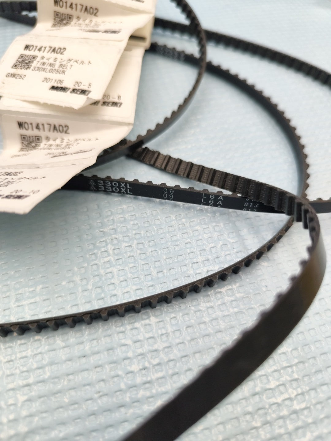 330xl025 Timing Belt Lot Of  3