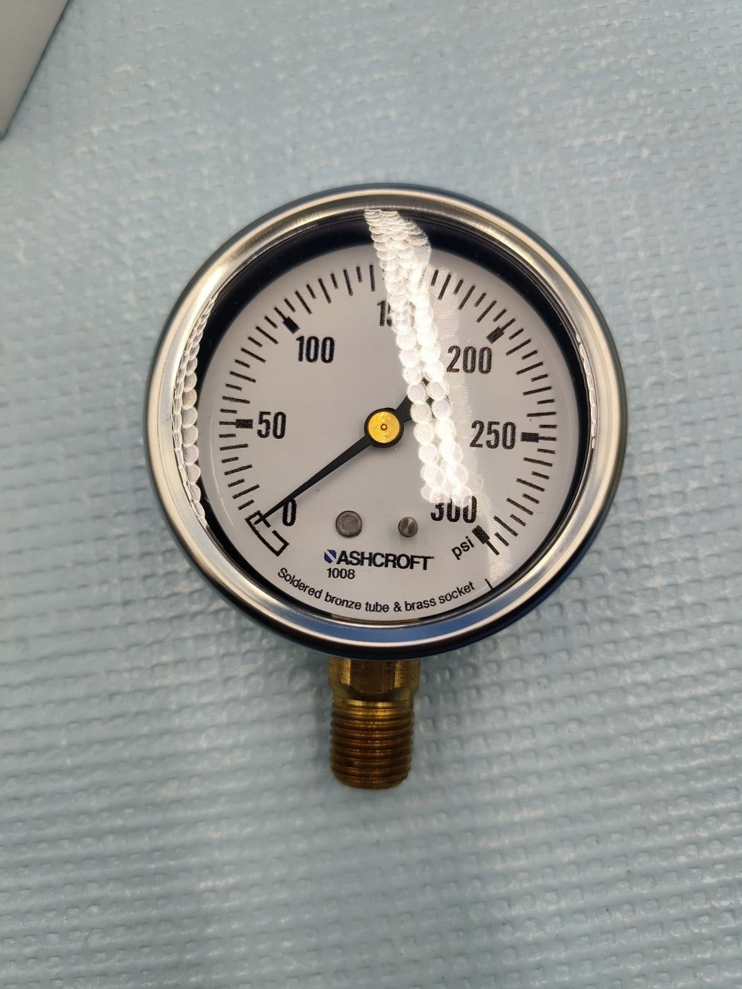 Ashcroft 1008 pressure gauge 0-300 psi 1/4 NPT Lower Brass Socket