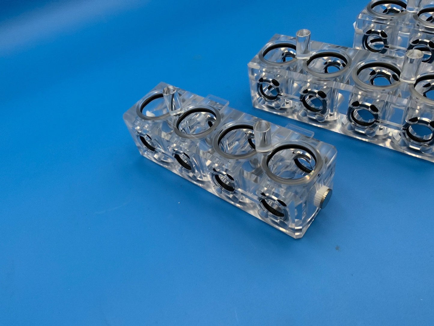 Tube holder for MACSmix rotator rotating mixer