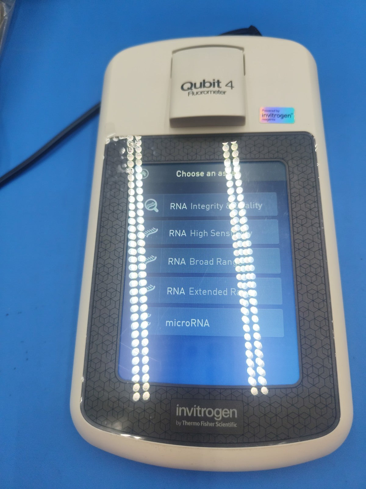 Invitrogen Qubit 4 fluorometer With Original Screen Protector Film Warranty 