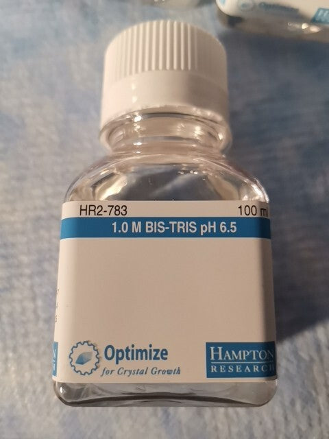 HR2-783 Bis Tris pH 6.5 Open Bottle