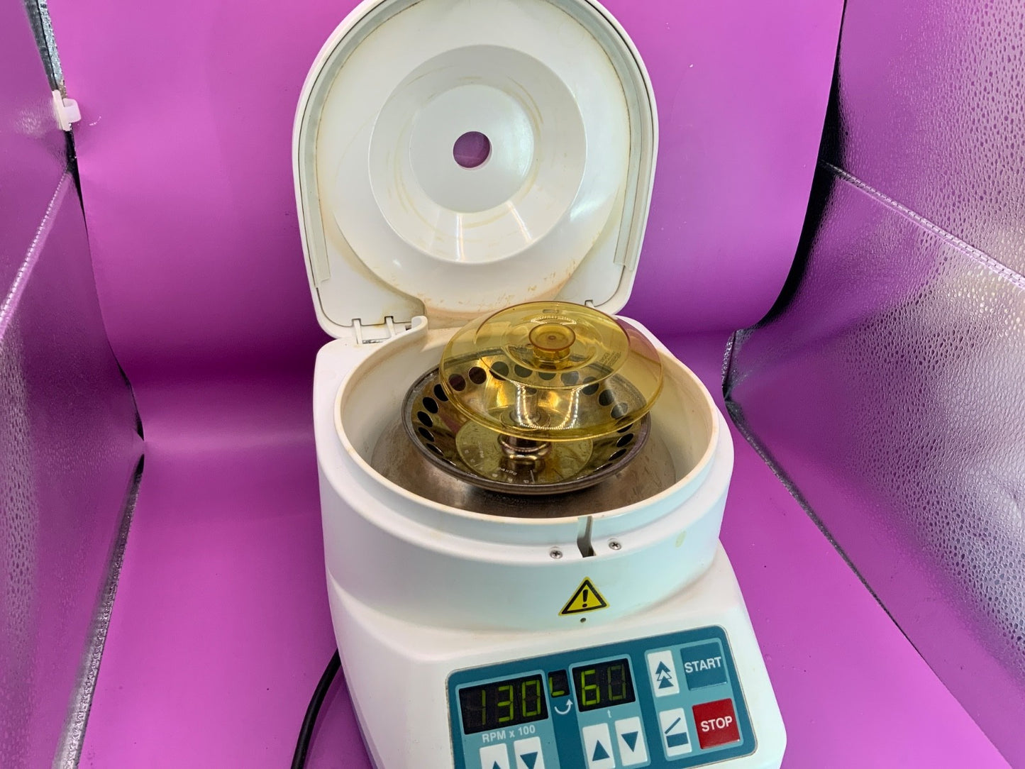 Hettich Mikro 20 centrifuge tested working see video Max 13000 rpm for 1.5 2.0ml