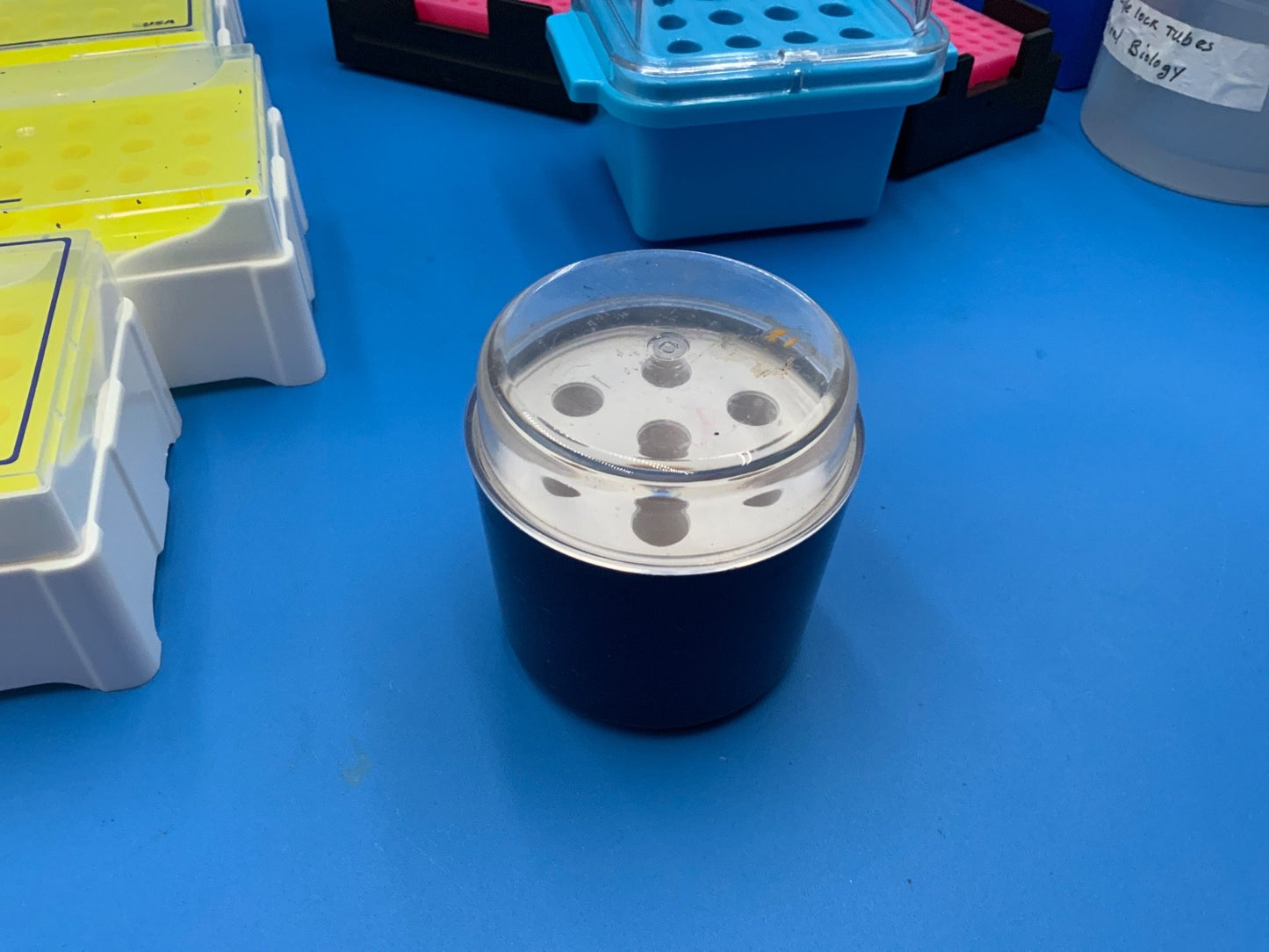 Laboratory benchtop cooler rack tube stand for PCR tube or 1.5 2 ml tube U Pick