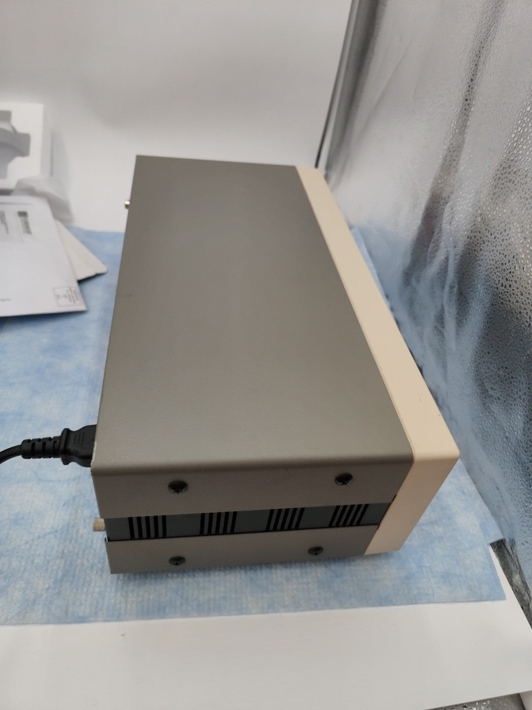 SRS SIM900 Mainframe Plus 2x SIM983