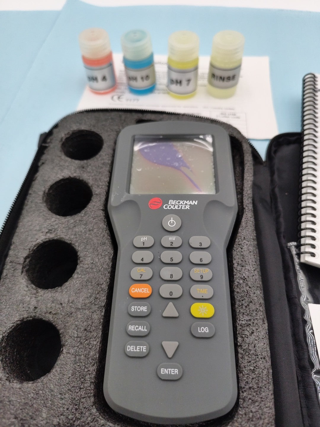 Beckman Coulter PHI410 pH Meter With Solution And Case