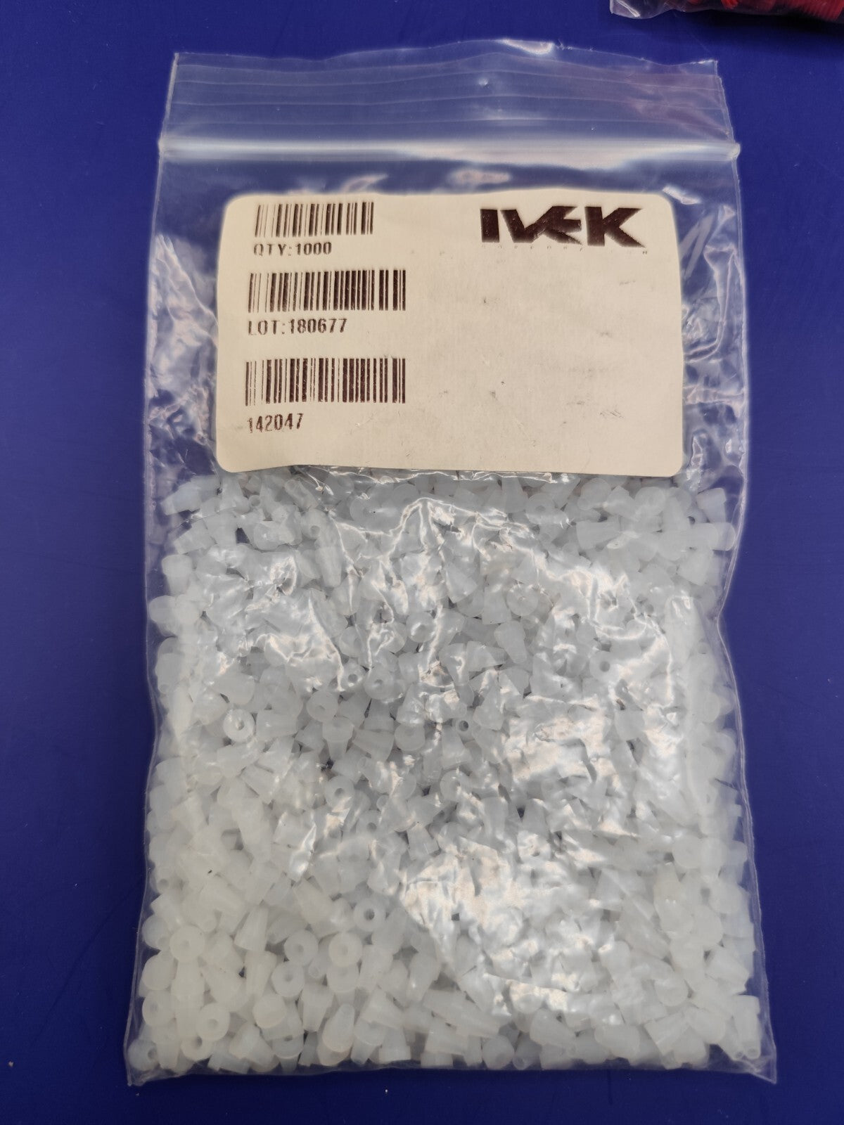 Ivek Plastic Ferrule 1/16" 142047 clear, Nut Fittings 142046 red/blue Flangeless
