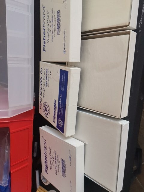 One box Of Fisher Brand Weighting Paper 6x6