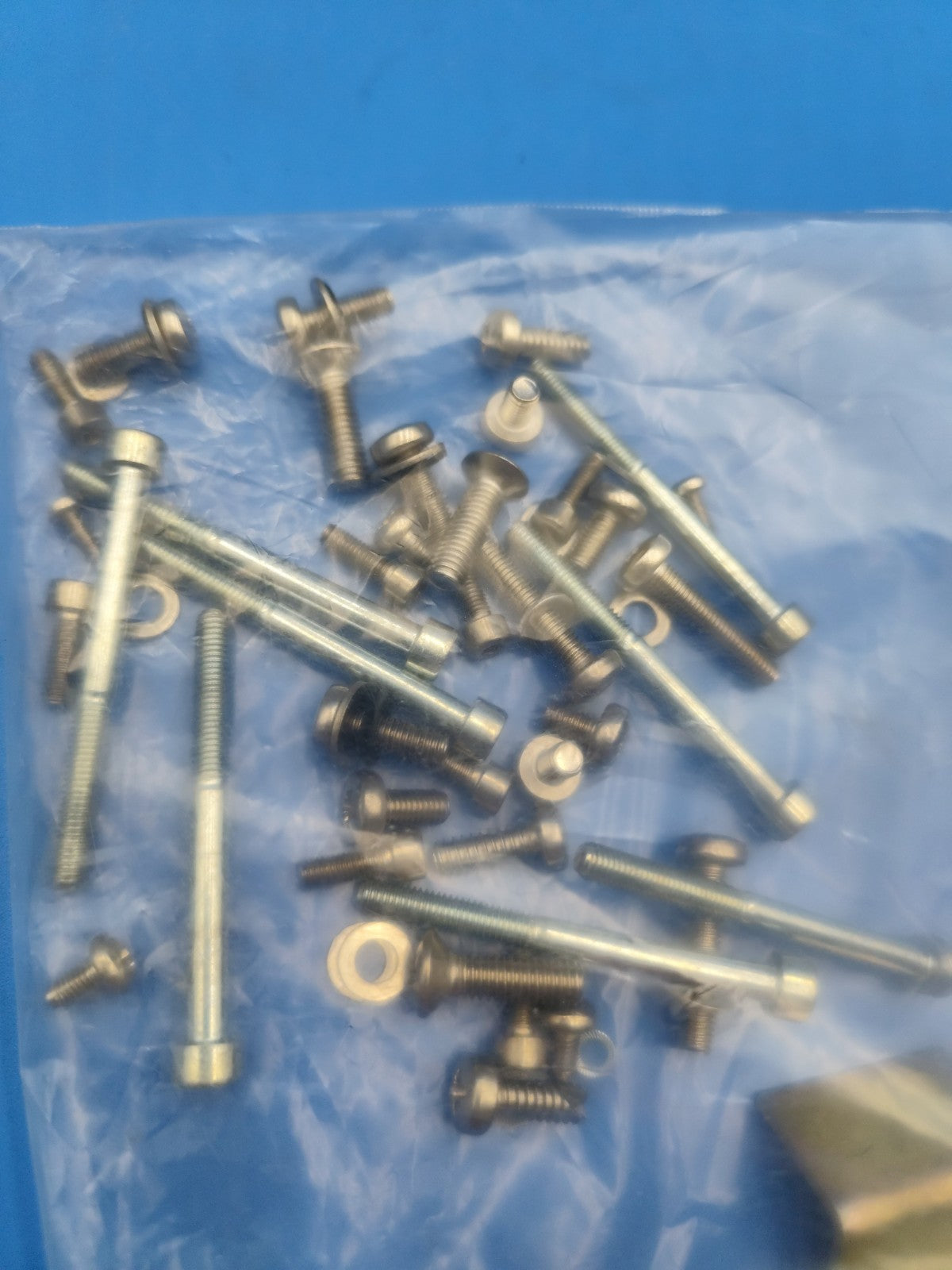 Lot Of Used Screws From GE Akta