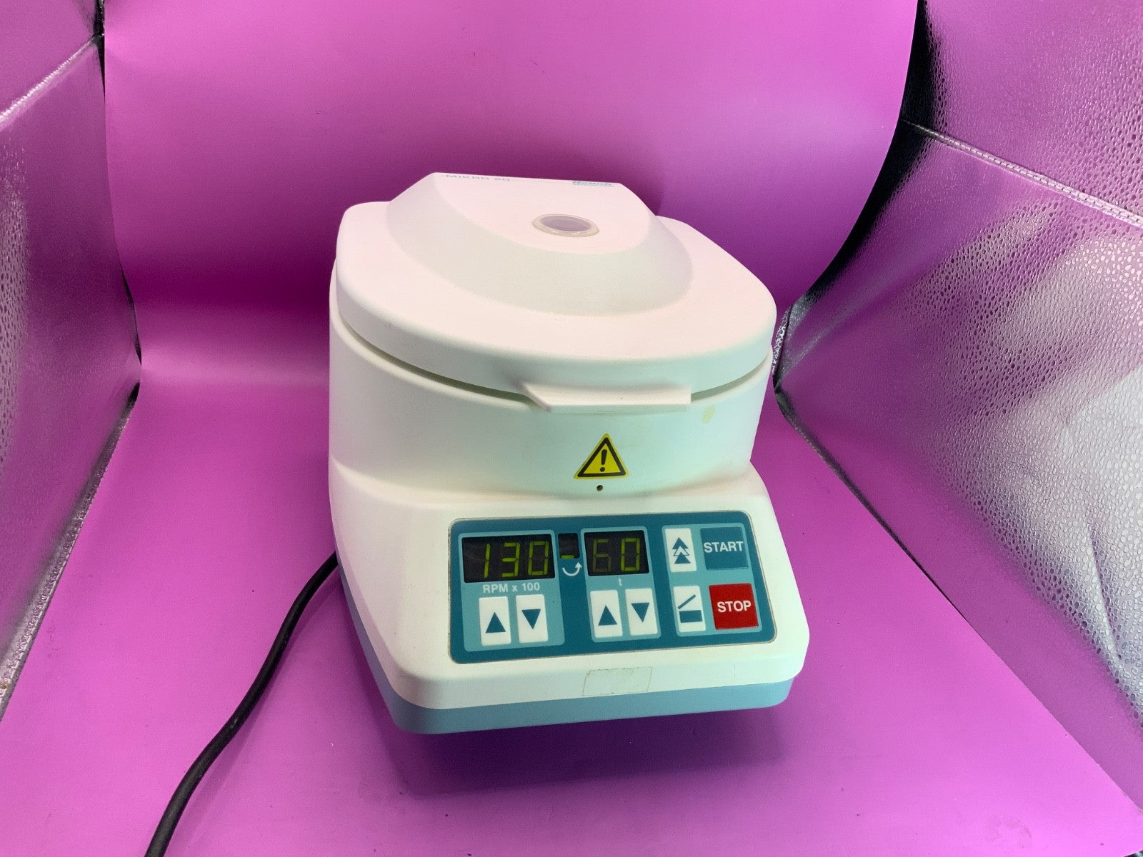 Hettich Mikro 20 centrifuge tested working see video Max 13000 rpm for 1.5 2.0ml