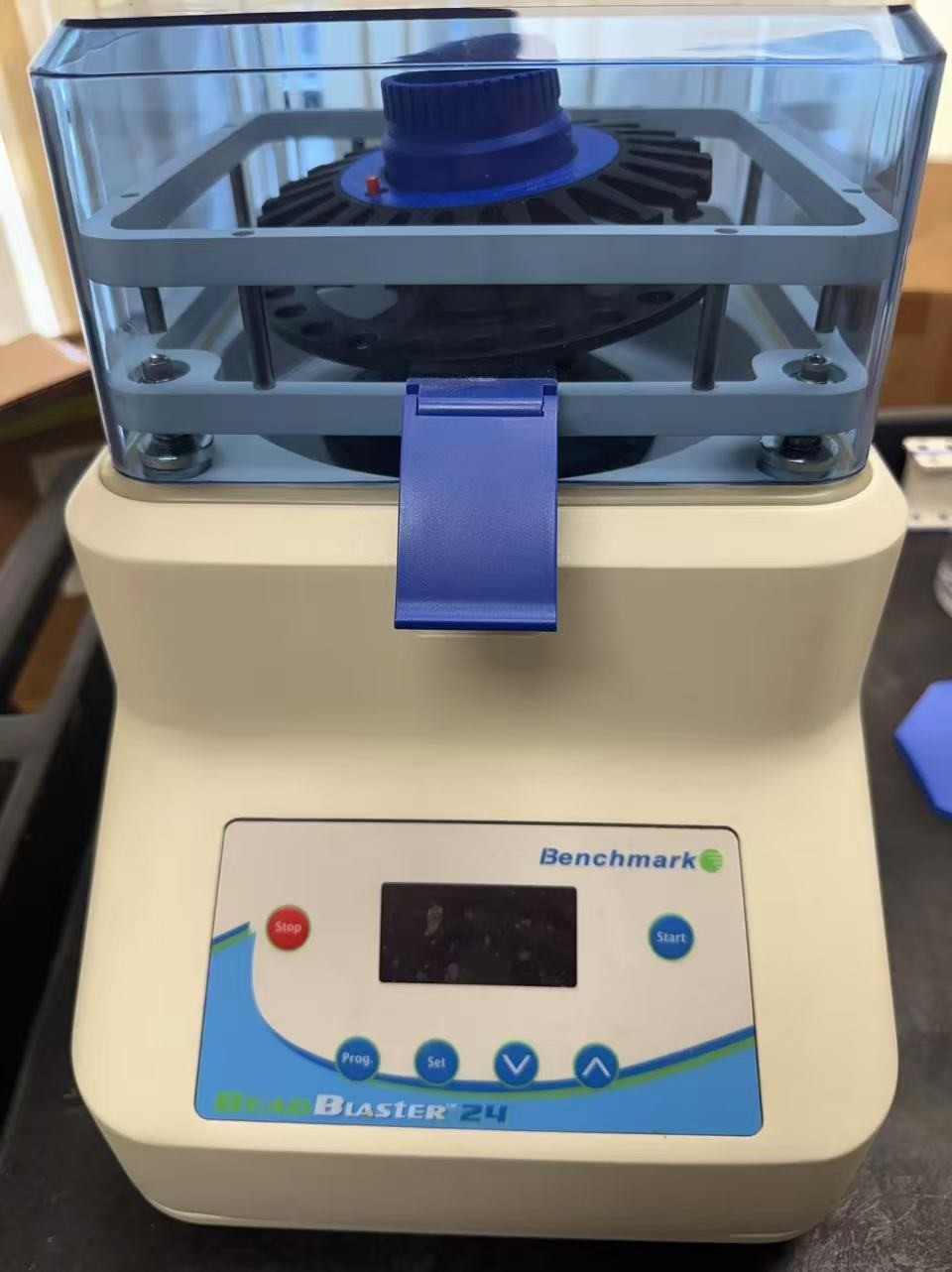 benchmark homogenizer D2400 blaster Excellent Condition Warranty 