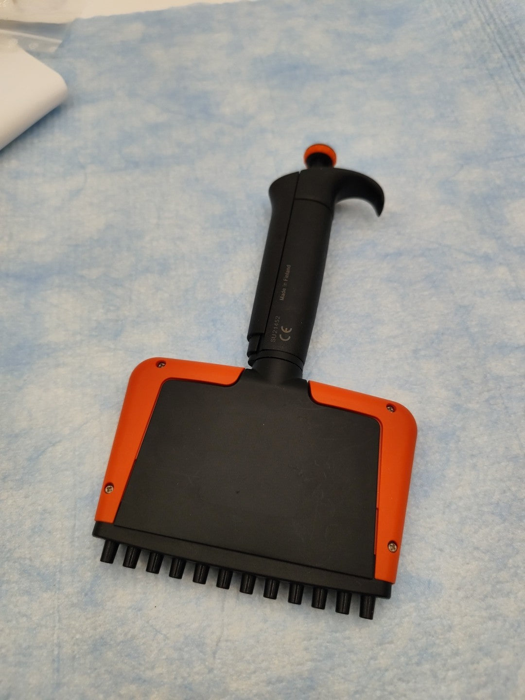 thermal f2 30-300 ul 12 channel  Pipette