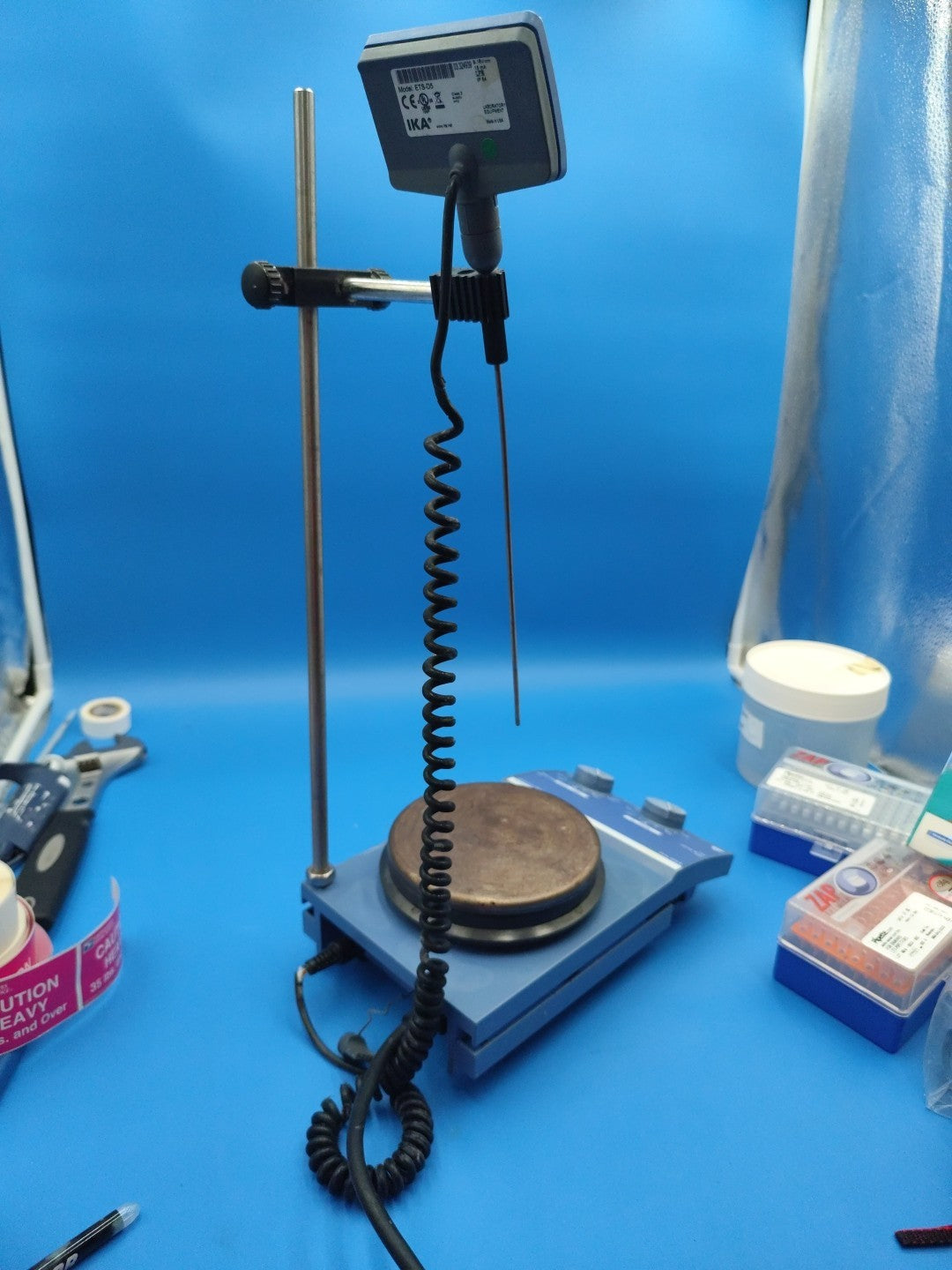 ika RET basic heating Magnetic stirrer with sensor With Safety Control w. Stand