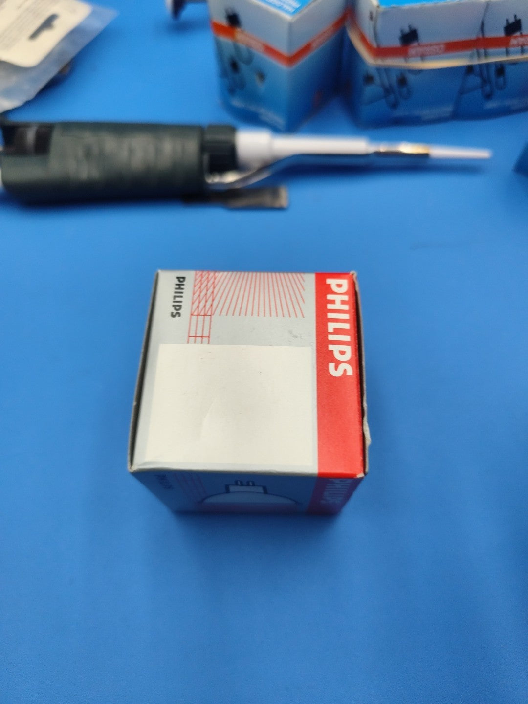 Philips light bulb 20 volts 150 volts ddl 315093