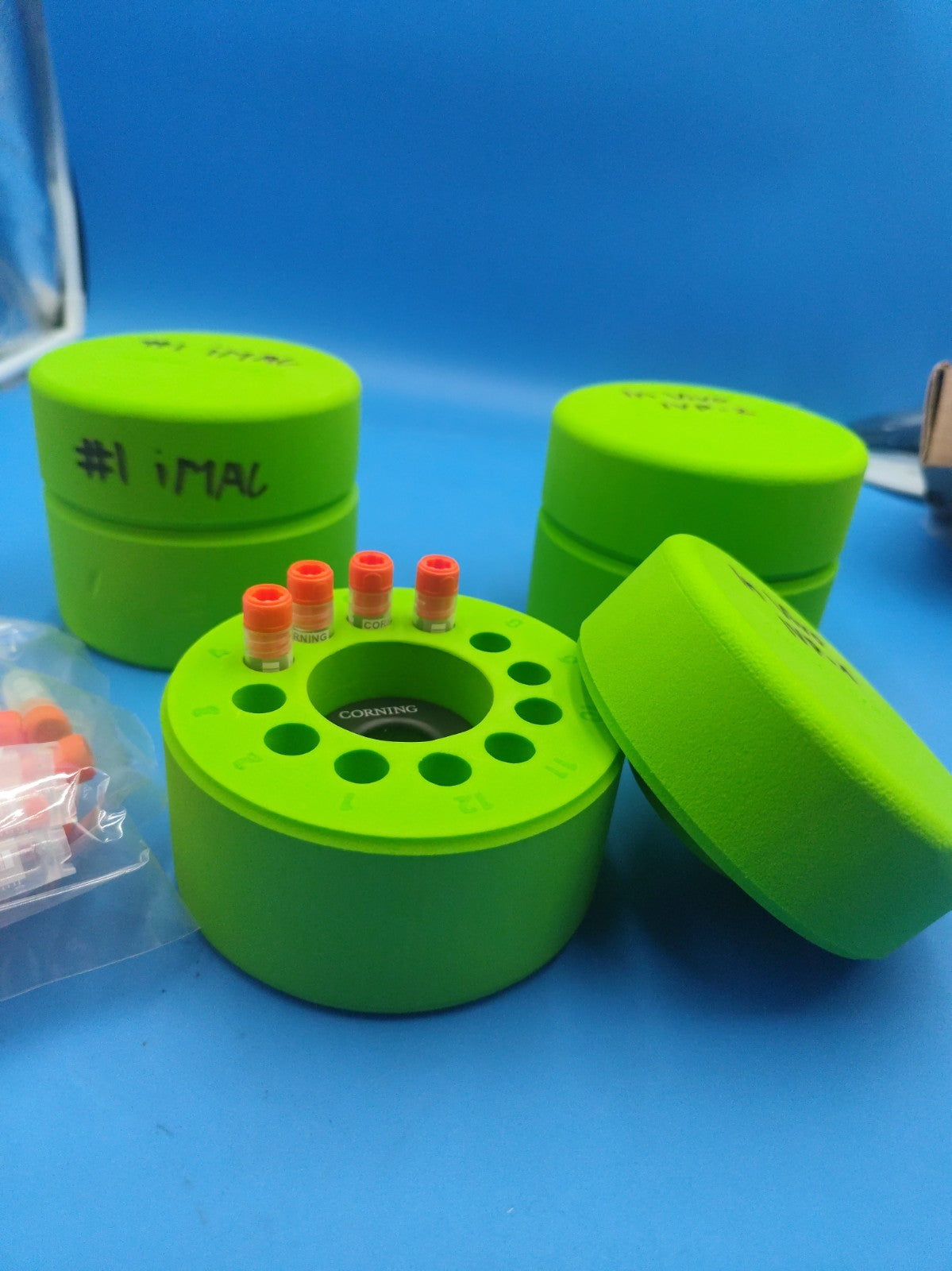 One Corning coolcell LX Cell Freezing Chamber Container