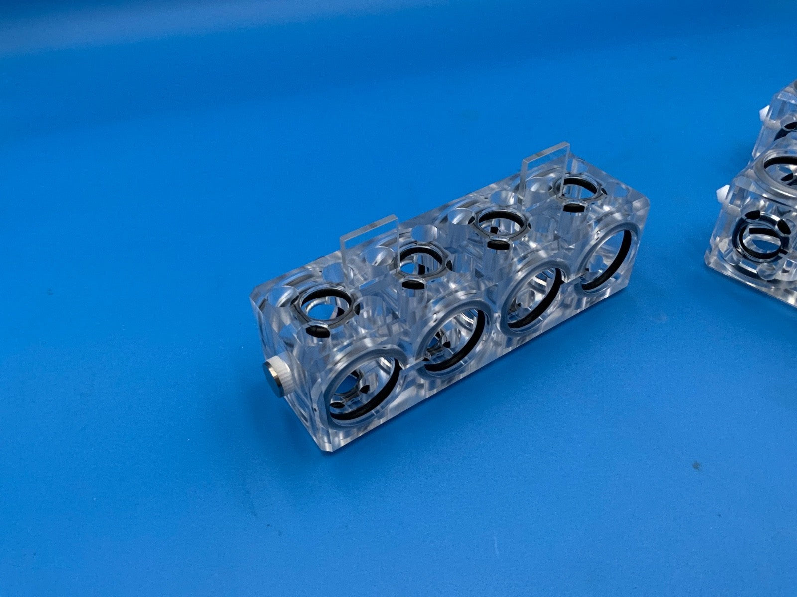 Tube holder for MACSmix rotator rotating mixer