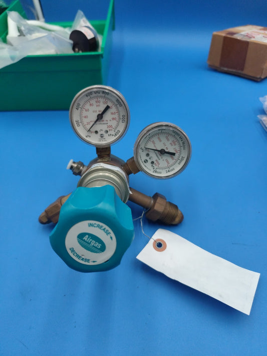 Airgas Regulator 3000 Psi 200 Psi 360-3-580-4M