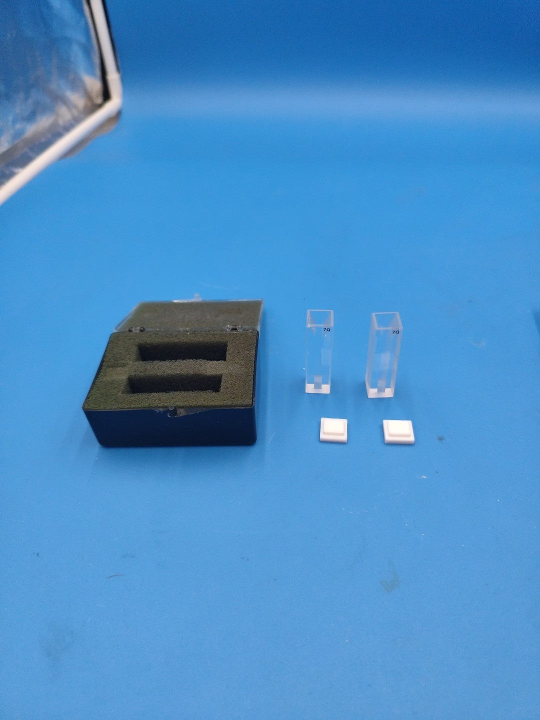 A Pair Of Cuvettes Cuvette 7Q