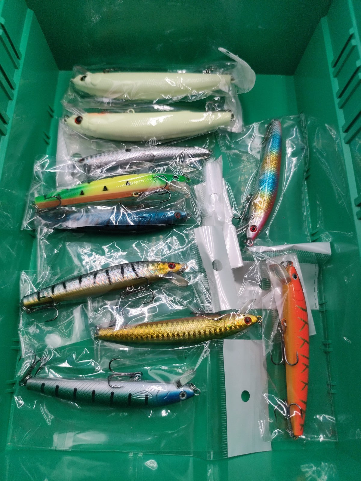 10 Pieces Hard Lure Bait Including Luminous Baits Fishing Realistic Minnow