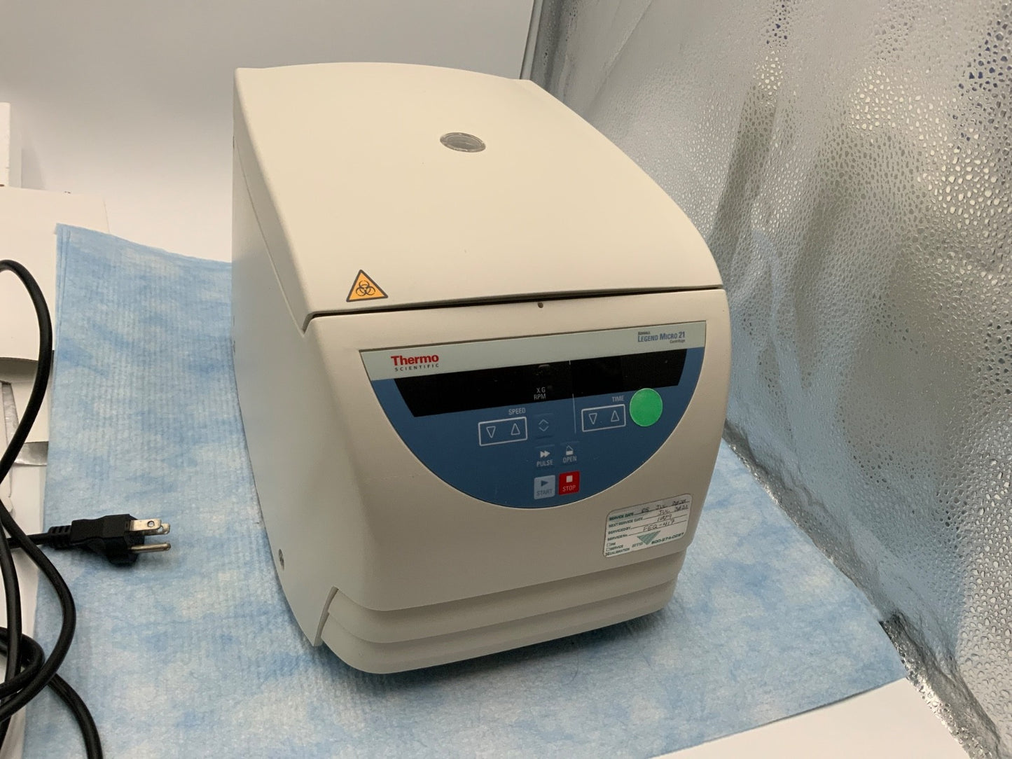 Thermo Micro 21 Centrifuge with Rotor  TESTED working clean See video