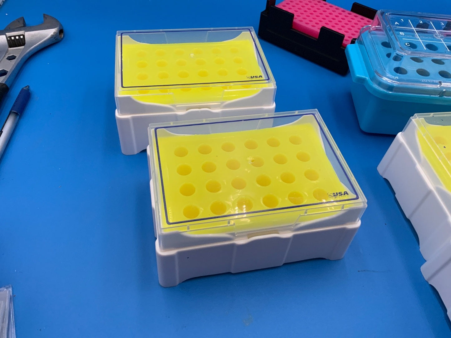 Laboratory benchtop cooler rack tube stand for PCR tube or 1.5 2 ml tube U Pick