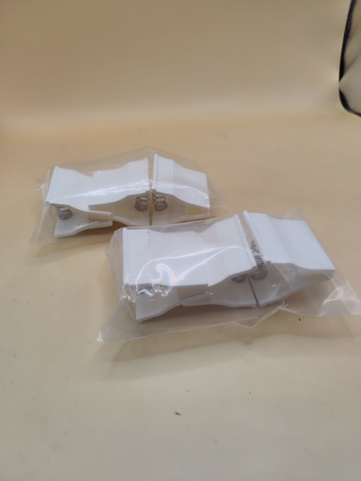 Set Of 6 Plastic Clamps For Gel Casting