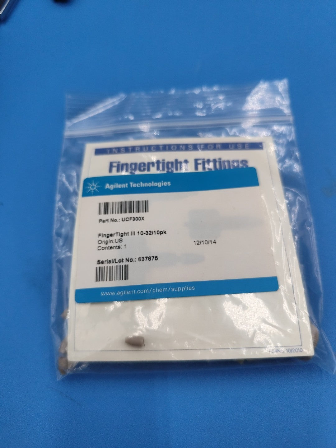 UCF300XFitting Fingertight III PEEK nut and ferrule, 10-32 thread, 10/pk