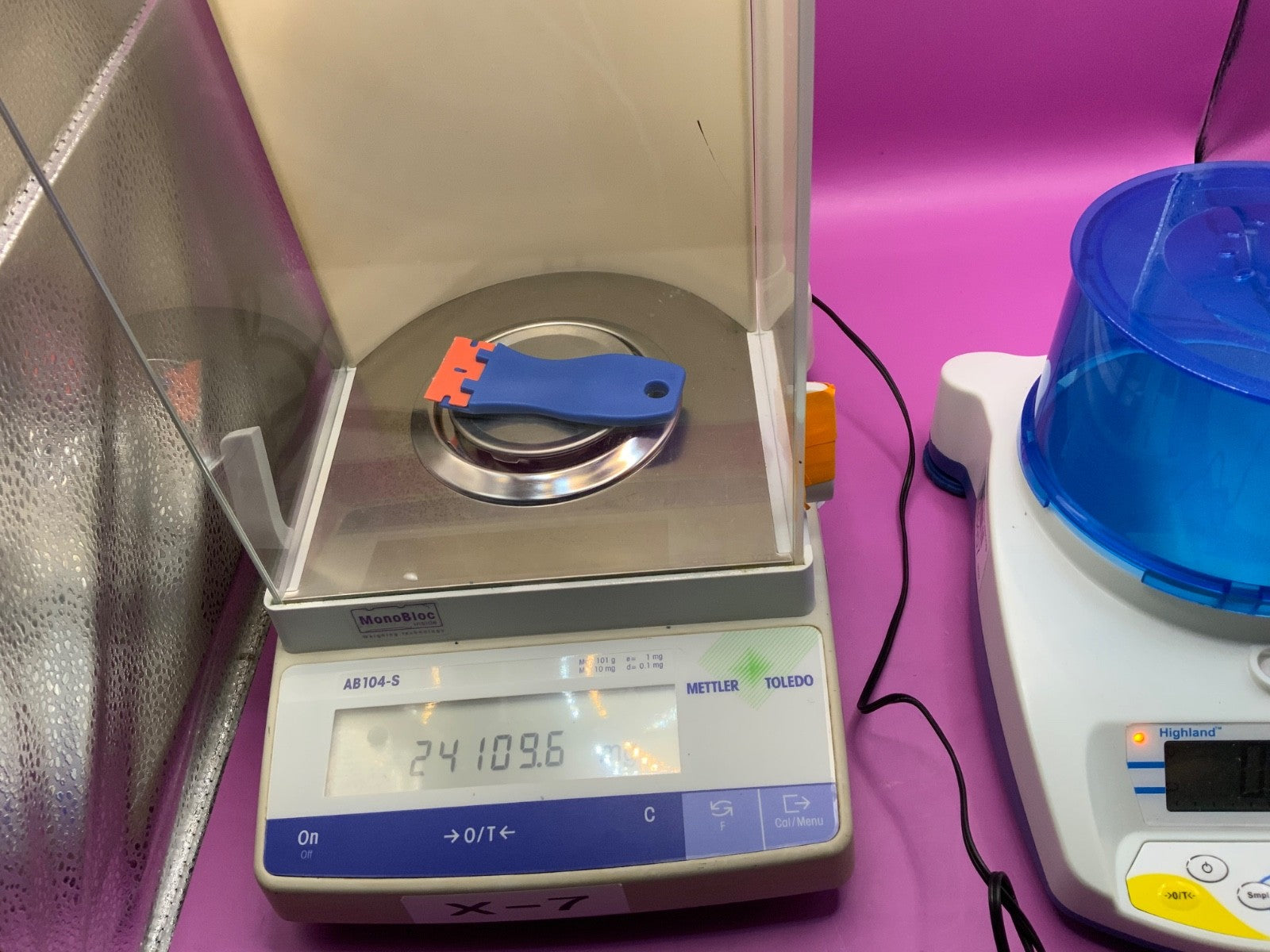 Accuris W3300-500 Balance Scale 500g 0.01g readability TESTED working