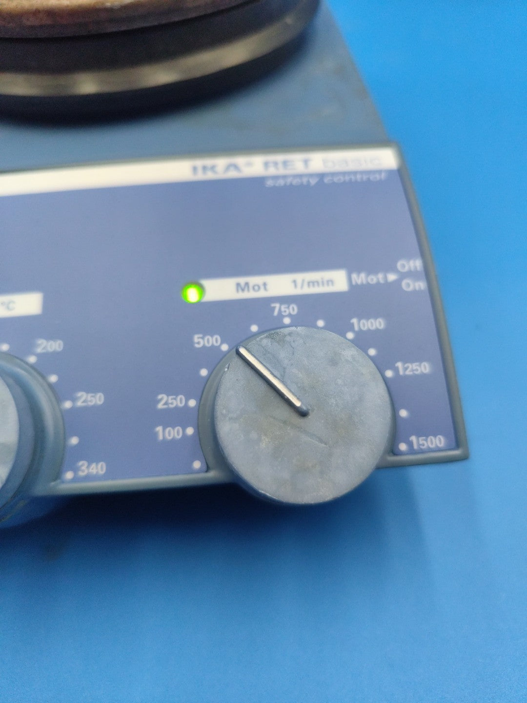 ika RET basic heating Magnetic stirrer with sensor With Safety Control w. Stand