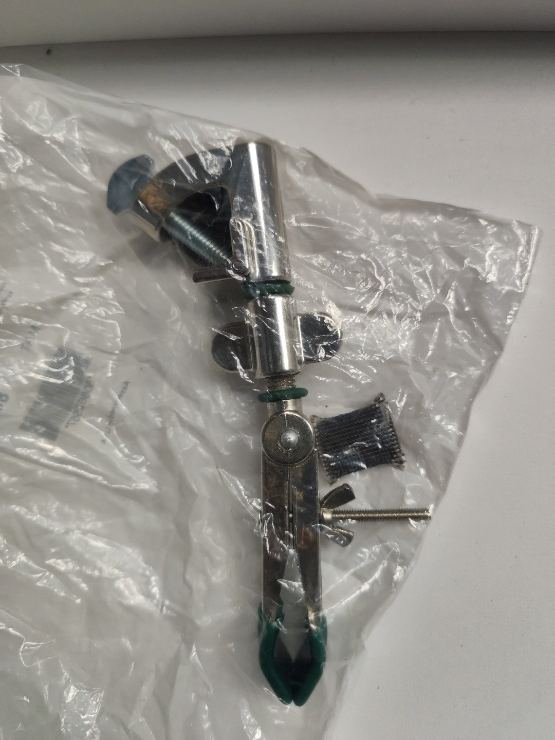 VWR #: 21573-504 2 PRONG SWIVEL VINYL JAW