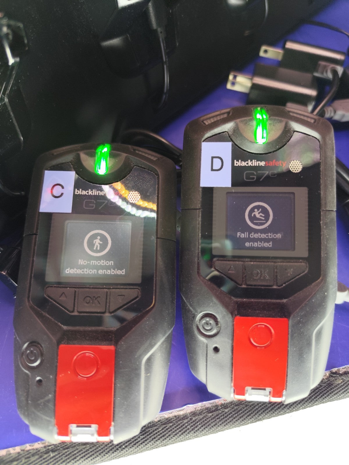 Set of 4 Blackline Safety G7c monitors with chargers And Charging Stand