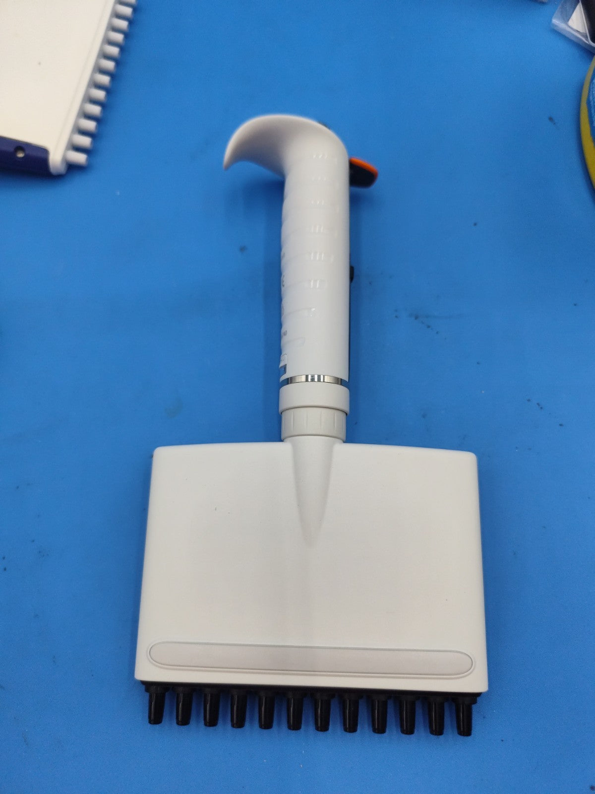 Satorius Tacta 300ul 12 Channel Pipette 30-300ul Missing Thumb Handle 