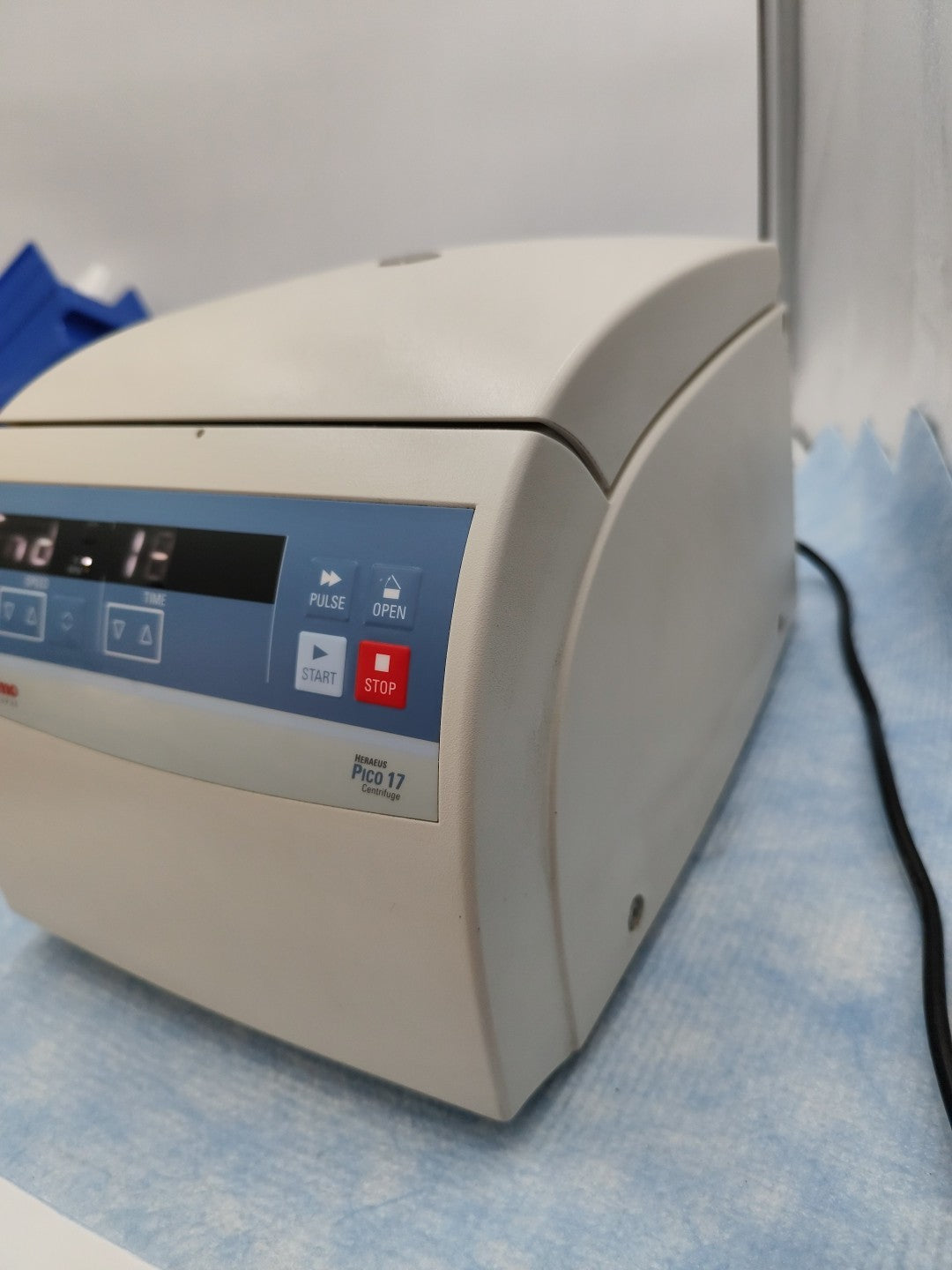 Thermo Pico 17 Centrifuge w Rotor w Lid 17000g 13.3 k rpm Tested Guaranteed 