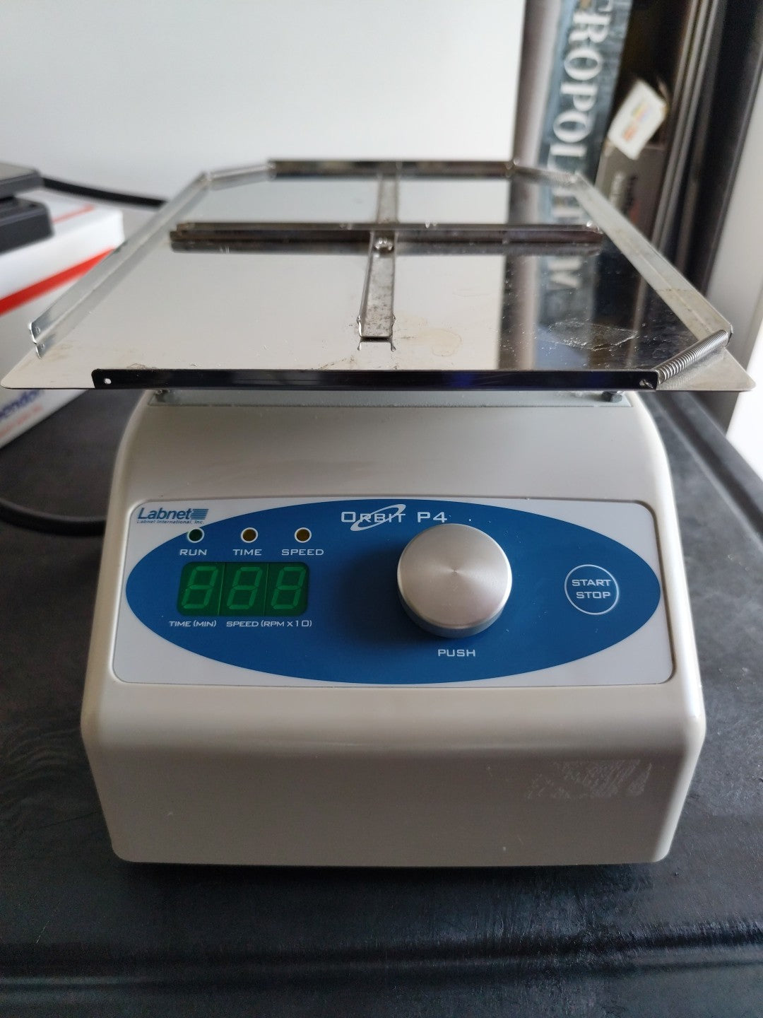 LABNET Orbit P4 Digital Microtube & Microplate Shaker 115V 50/60Hz 0.45A Tested