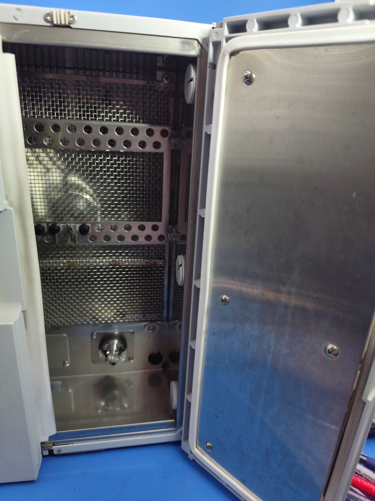 Shimadzu CTO-20AC Prominence Column Oven Door Is Open