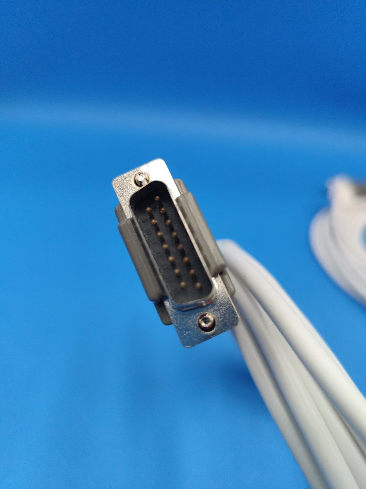 db15 male to 4 pin male cable