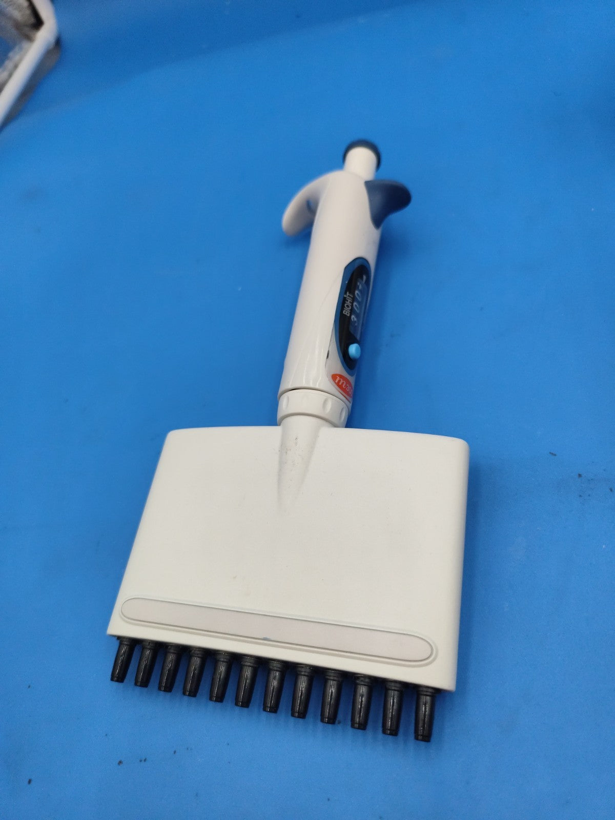 Biohit Mline 300ul 12 Channel Multichannel Pipette 30-300ul