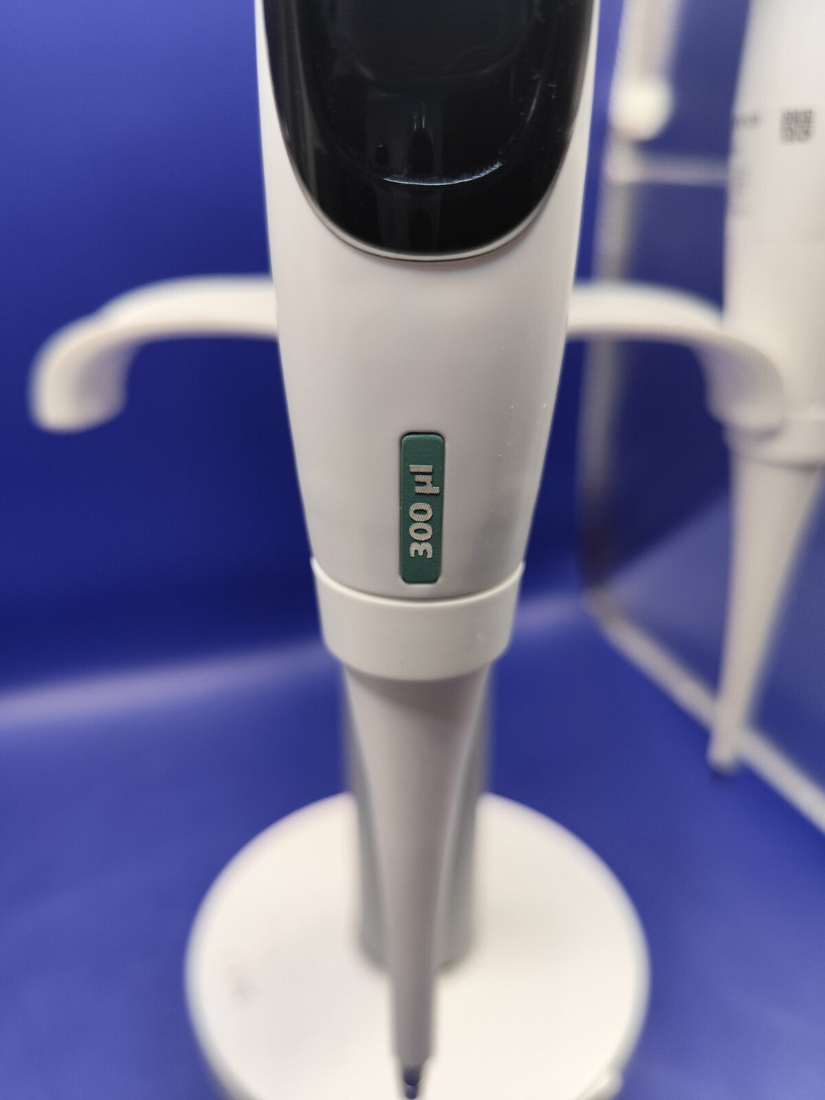 Integra electronic pipette adjustable spacing single multi channel