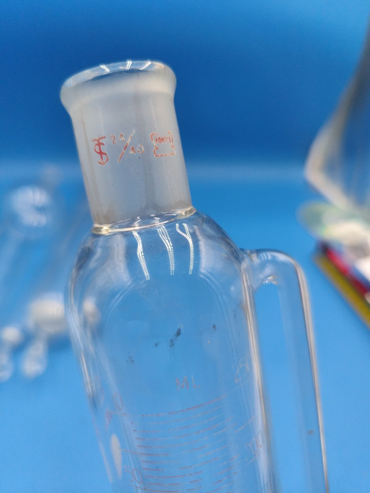One Chemglass Addition Funnel 250ml 24/40