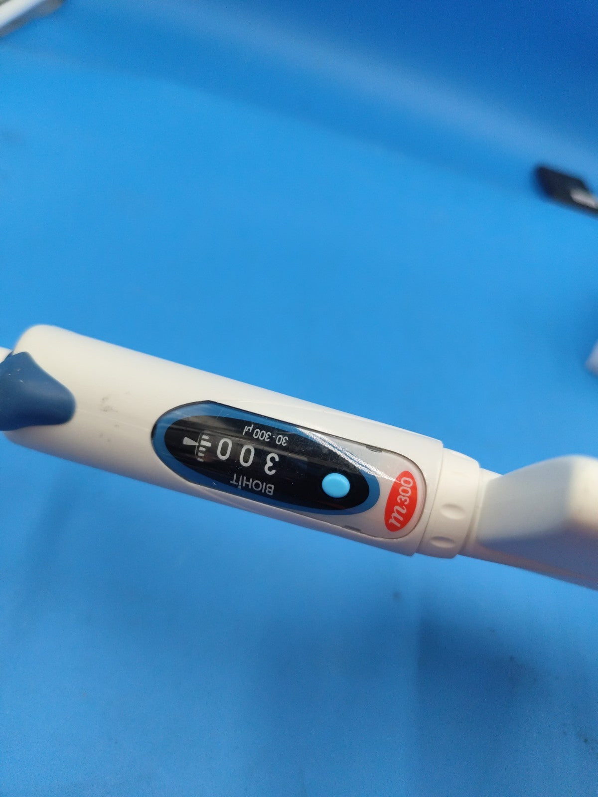 Biohit Mline 300ul 12 Channel Multichannel Pipette 30-300ul