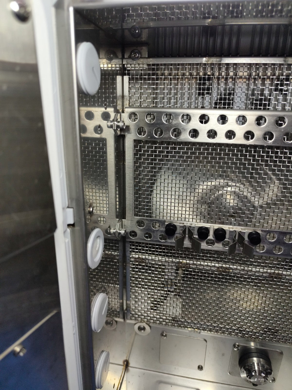 Shimadzu CTO-20AC Prominence Column Oven Door Is Open
