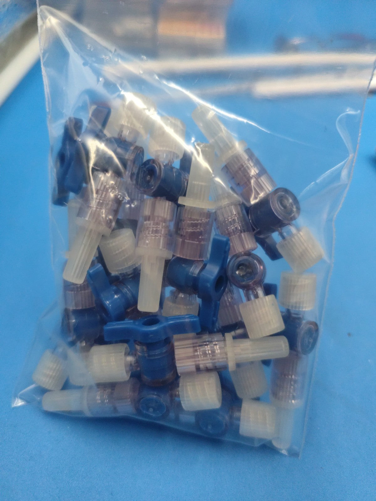 Two Way Column Stockcock About 18 Pieces 