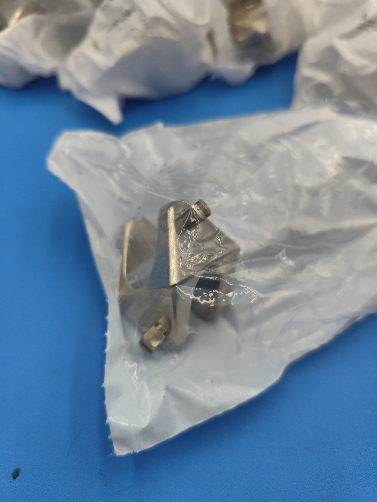 S connector CONN