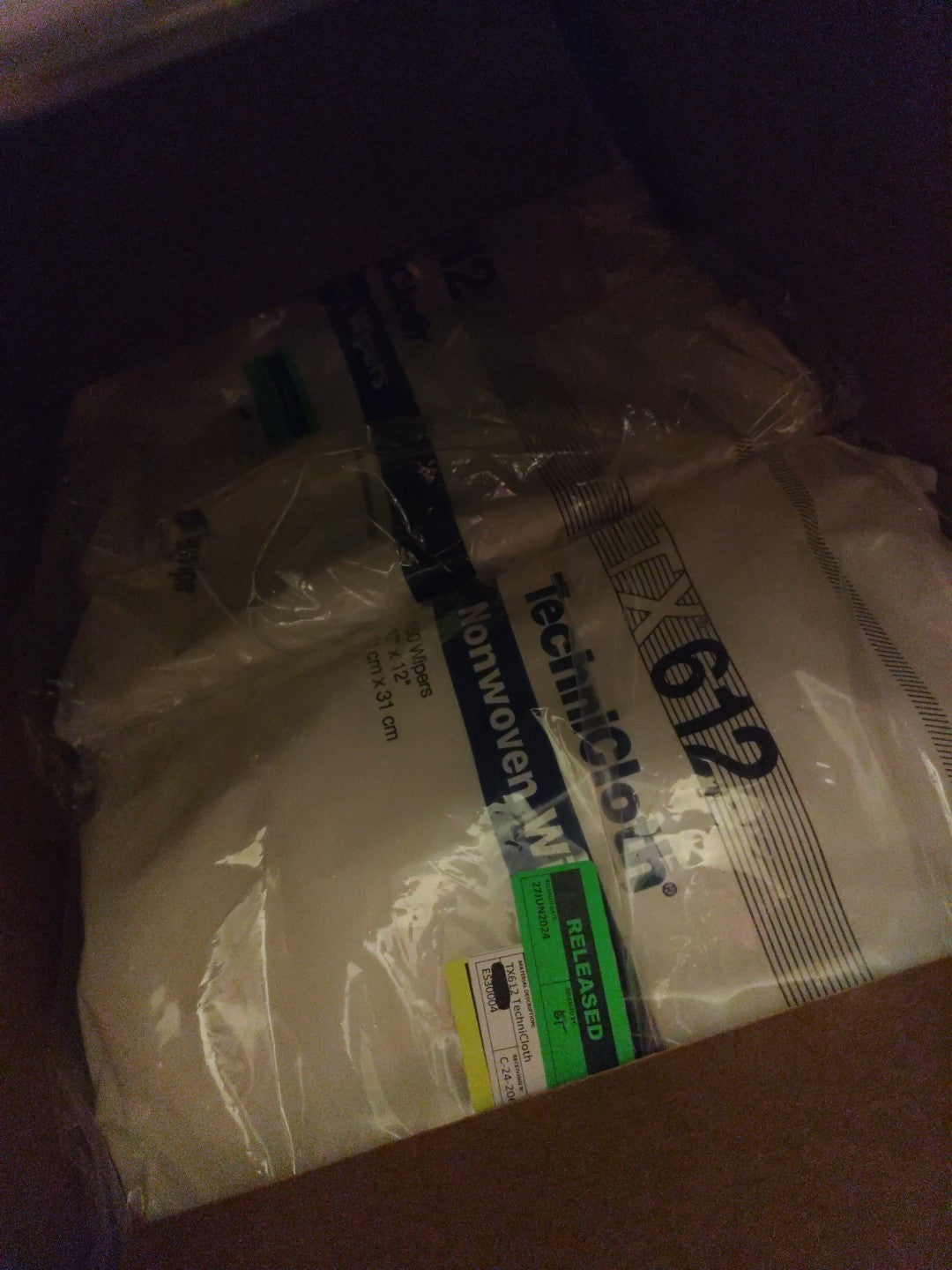12"X12" Technicloth TX612 Wips Case Of 10 Bags Total 1500 Wipes