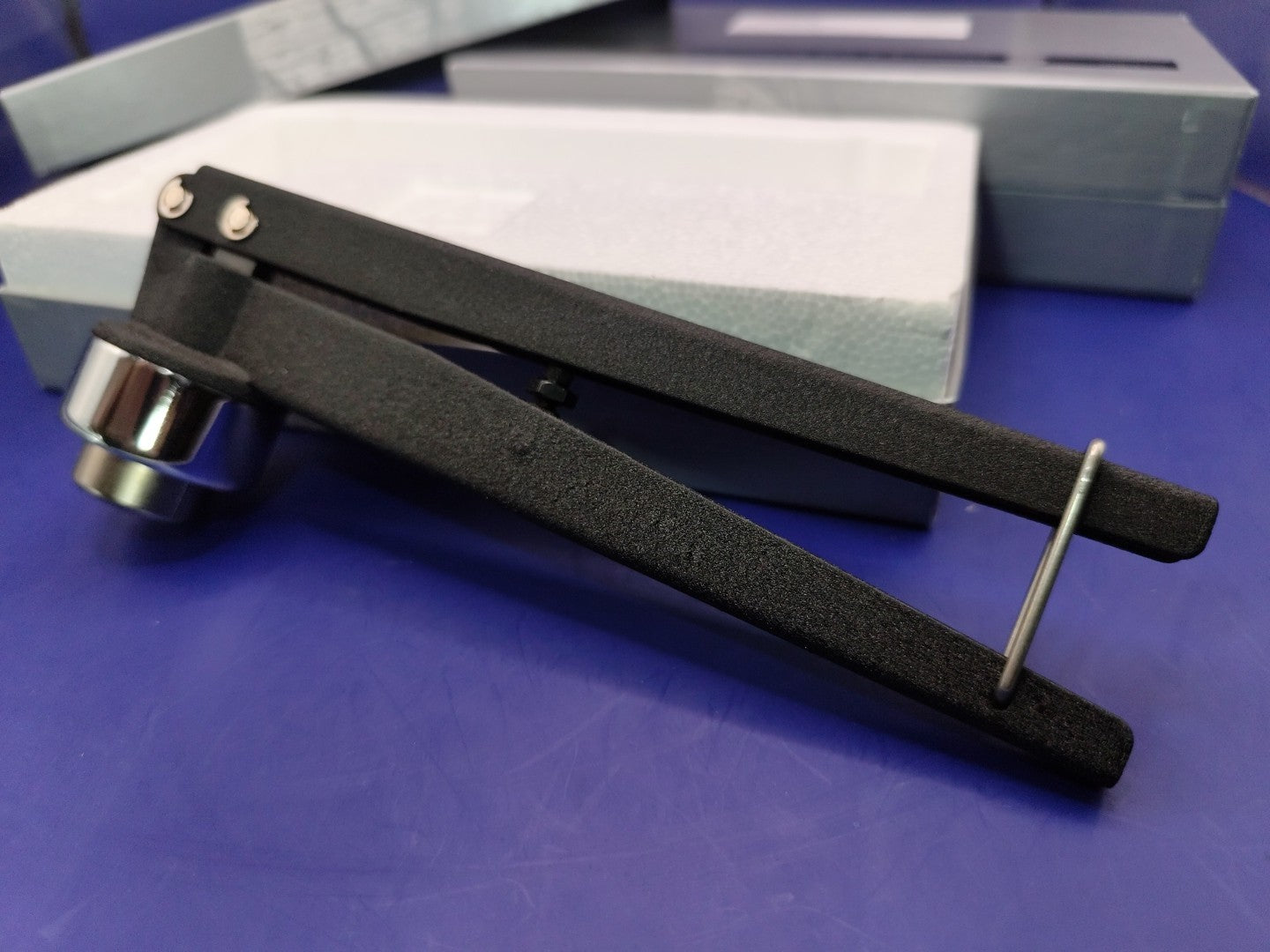 Vial Decapper For 11mm Seals 33181U Supelco