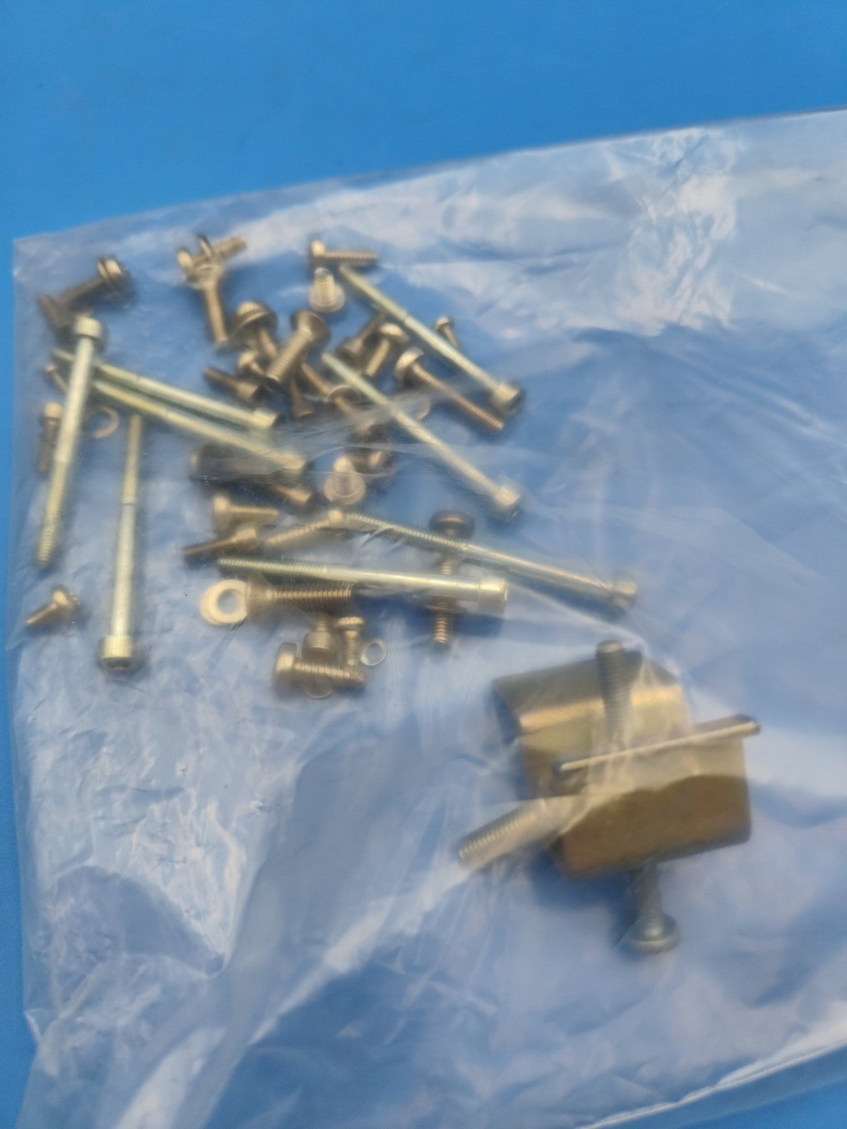 Lot Of Used Screws From GE Akta