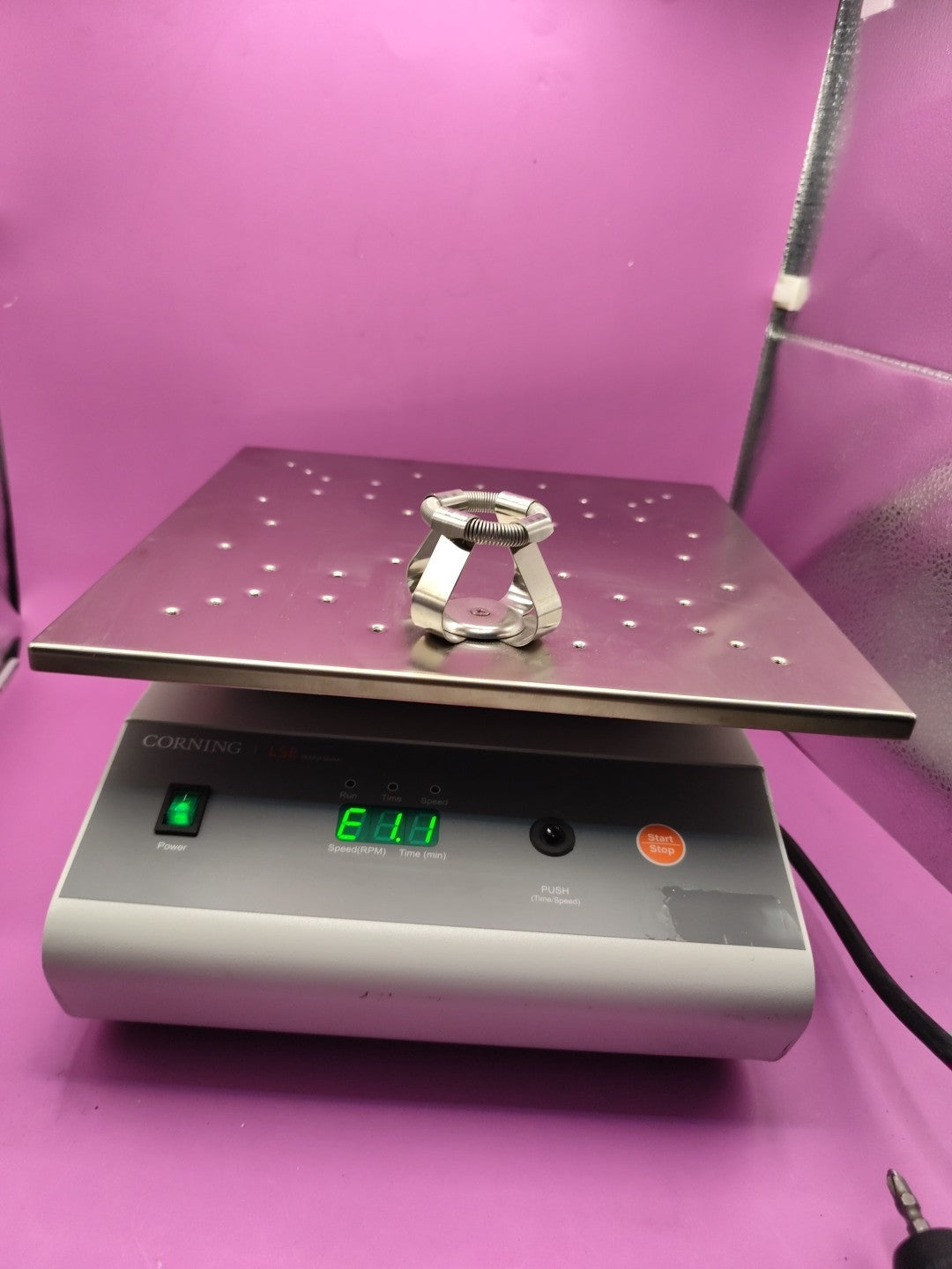 Corning LSE orbital shaker With Removable Top